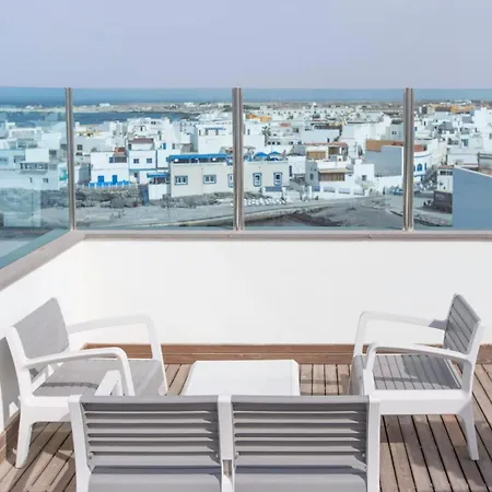 El Cristina's Pool Terrace